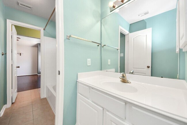 Building Photo - 12815 Dadebrook Ct