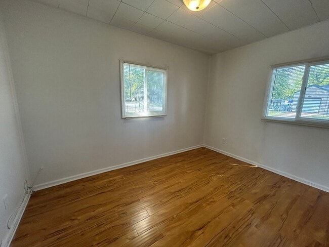 Building Photo - 421 N 35th St