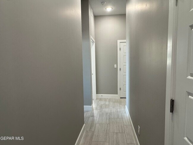 Building Photo - 13079 Emerald Hls Ave