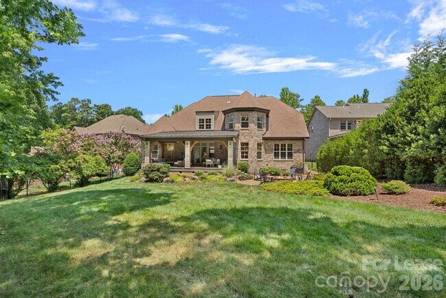 Building Photo - 3813 Lakeside Dr