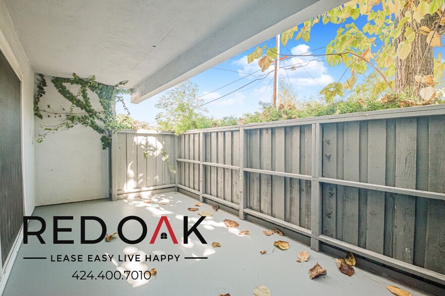 Building Photo - 4433 Colbath Ave