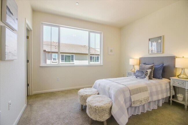 Building Photo - 890 White Moonstone Loop