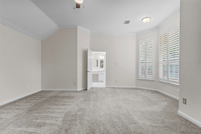 Building Photo - 11403 Lakewood Cove