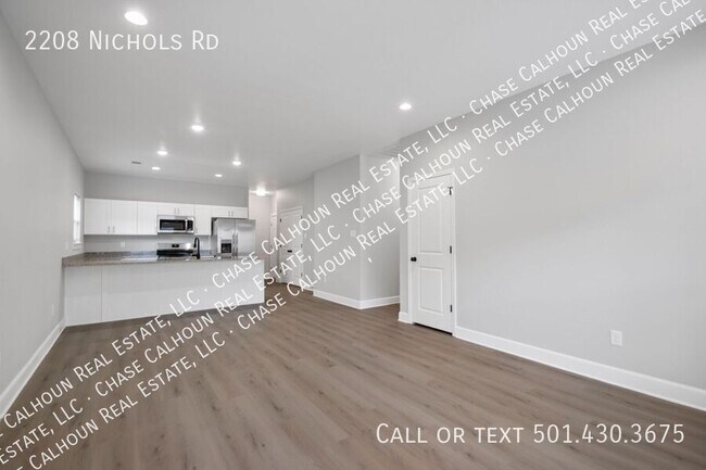 Building Photo - 2208 Nichols Rd