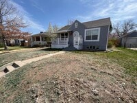 Building Photo - Garden-level 2 bed, 1 bath Half-Duplex in ...