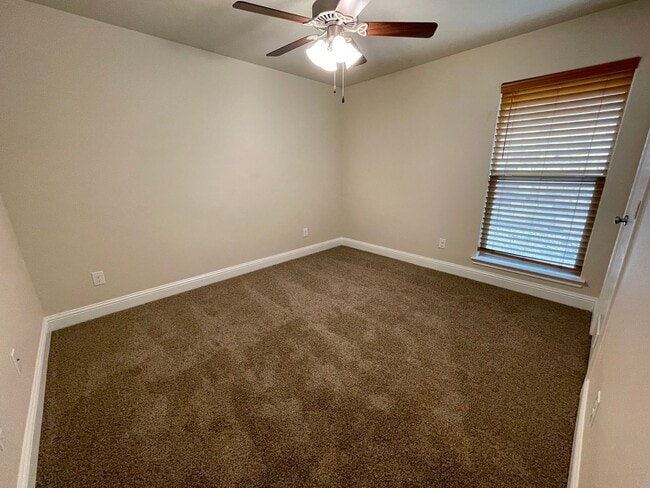 Building Photo - Cozy Home in Frenship ISD!