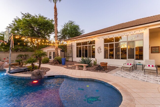 Building Photo - 2143 E Tonto Pl