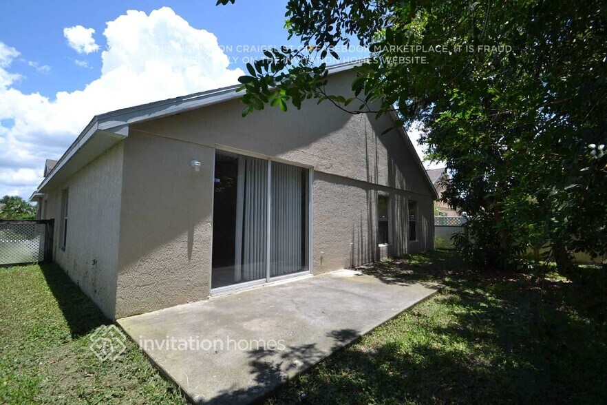 Building Photo - 2330 Lily Pad Ln