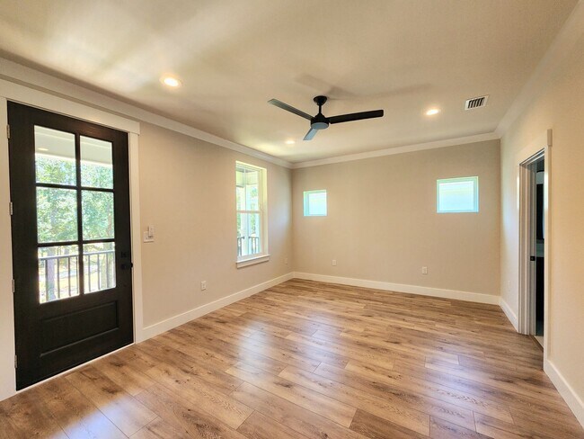 Building Photo - Stunning new executive home in Gulf Shores!