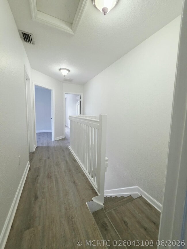 Building Photo - 4154 Napoli Lake Dr