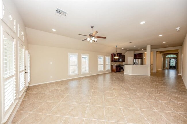 Building Photo - 29011 Davenport Dr