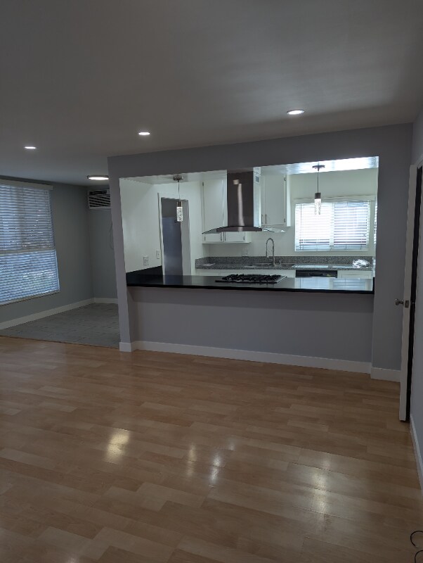 Building Photo - 7068 Lanewood Ave