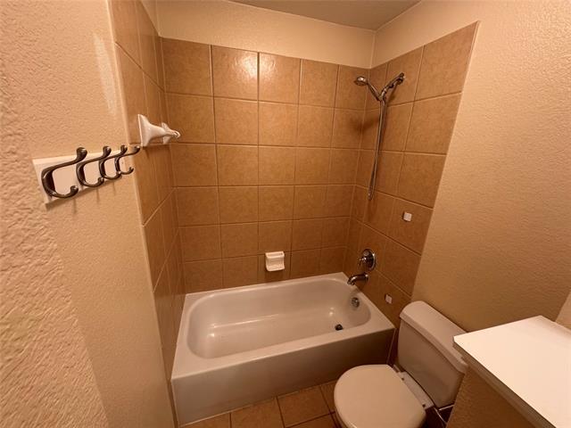 Building Photo - 3011 Clear Springs Dr