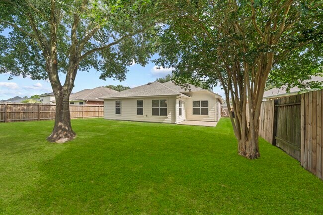 Building Photo - 19935 Silver Rock Dr