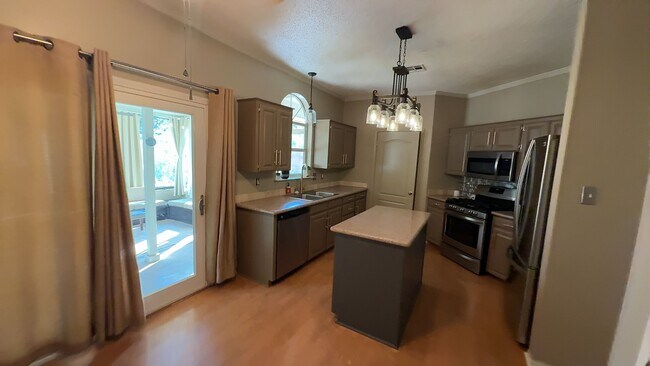 Building Photo - 1813 Volley Ln