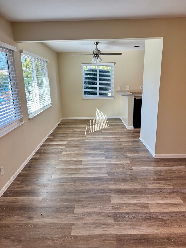 Building Photo - 2229 Canyon Dr