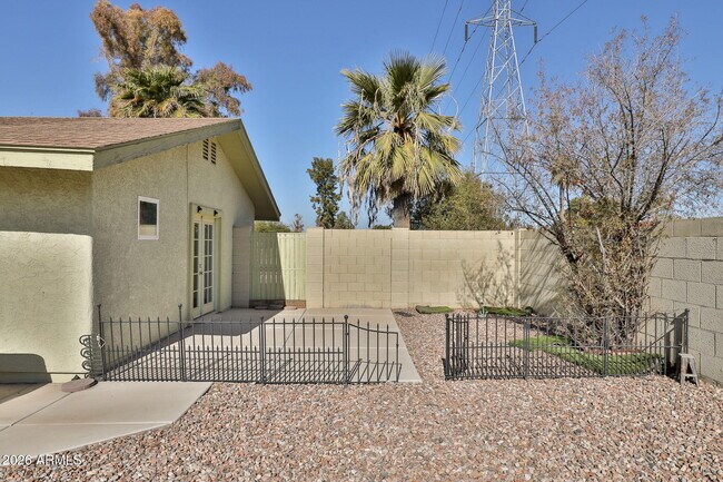 Building Photo - 1355 E McLellan Rd