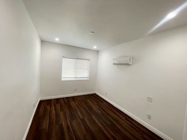 Building Photo - Circle City Dr