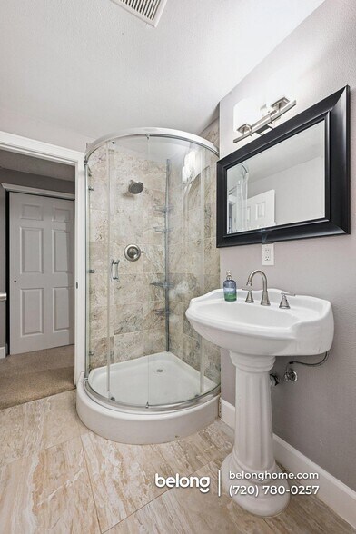 Building Photo - 13988 E Utah Cir