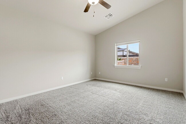 Building Photo - 14740 Mike a Mendoza Ave