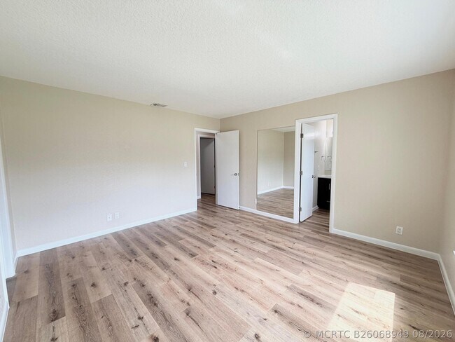 Building Photo - 8748 Sunset Dr