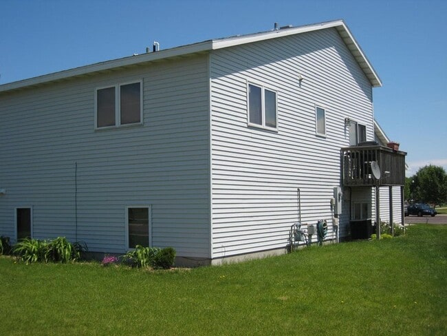 Building Photo - 2727 34th Ave S
