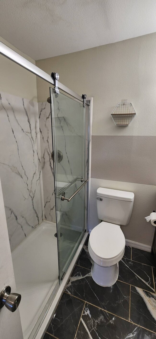 Building Photo - 3060 Avon Ln