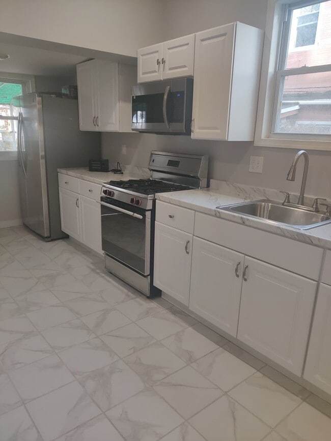 Building Photo - 5109 Walton Ave