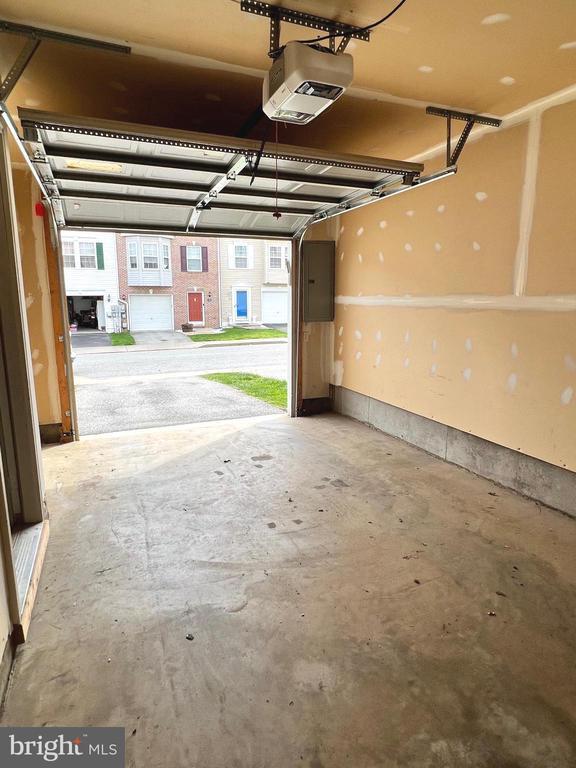 Building Photo - 19 Bruce Dr