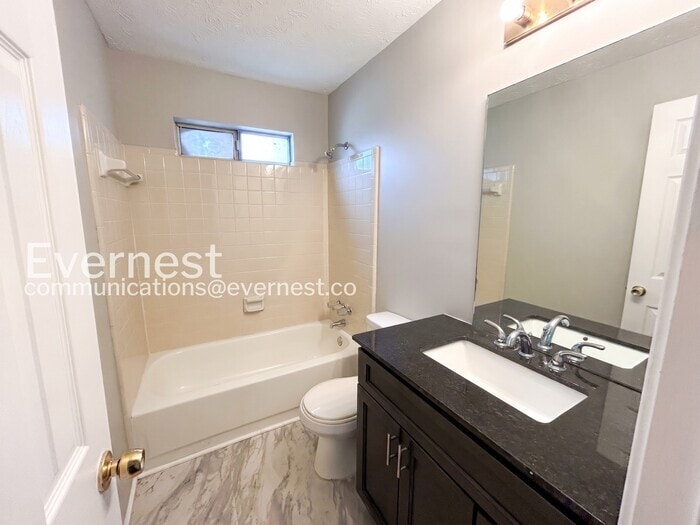 Building Photo - 3828 Landgraf Cove