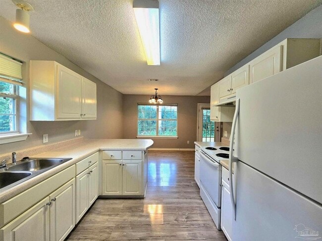 Building Photo - 6718 Fort Deposit Dr