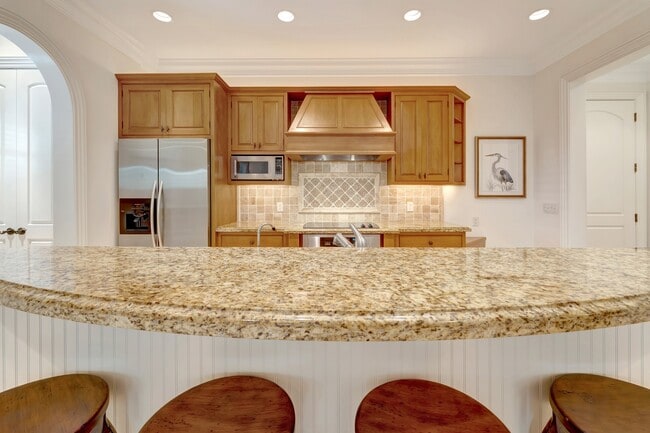 Building Photo - 1510 Ocean Dr