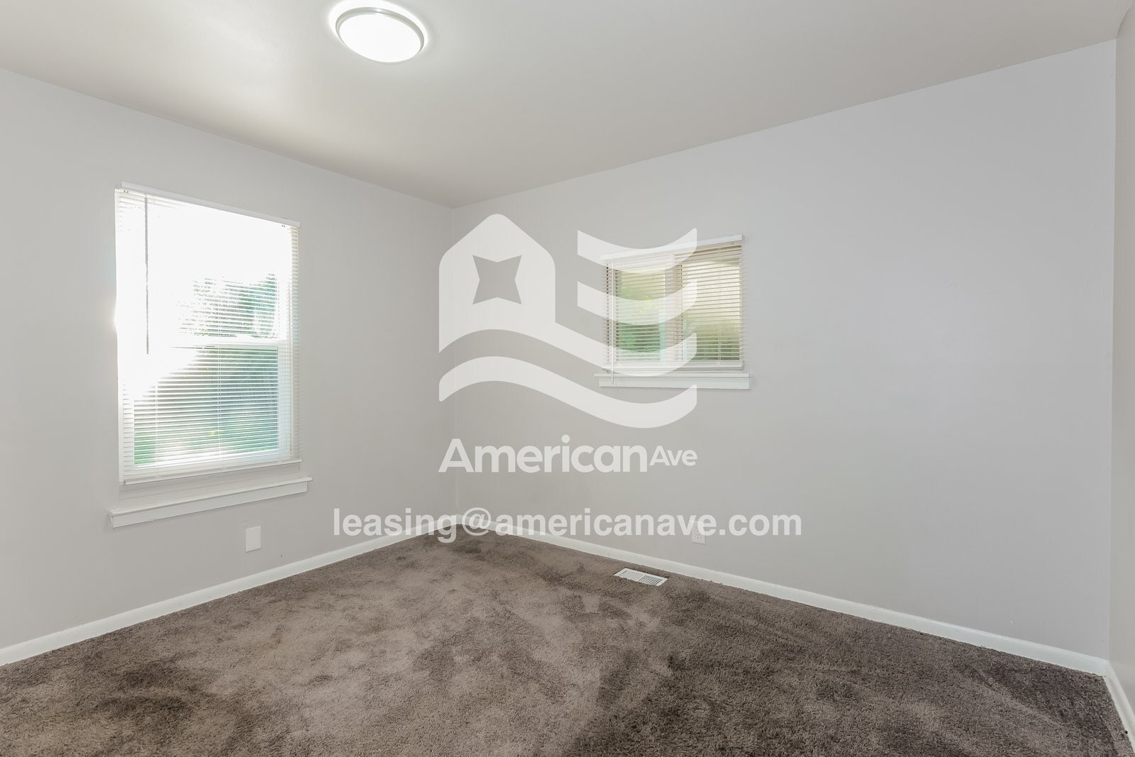 Building Photo - 1933 Dequincy St