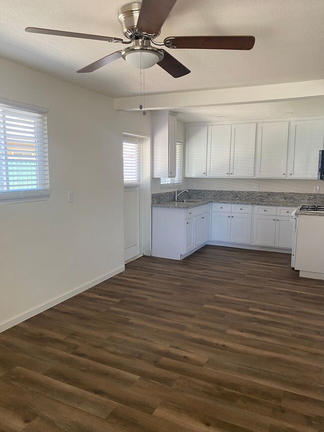 Building Photo - Updated home on a large lot!