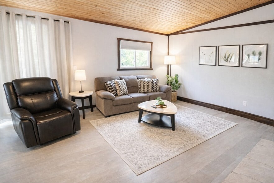 Building Photo - 14926 E 10 Mile Rd