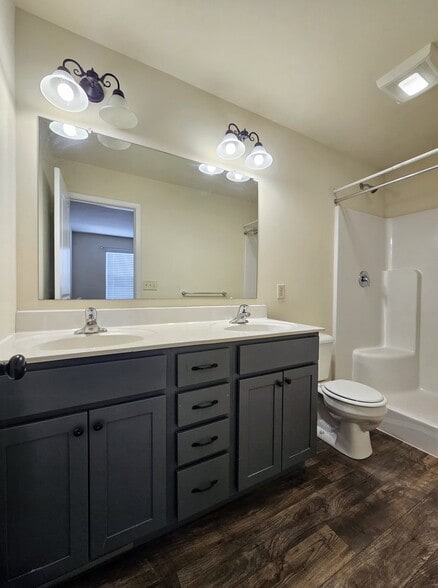 Building Photo - 625 Byler Cir