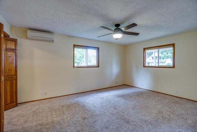 Building Photo - BEAUTIFUL LANDSCAPED THREE BEDROOM WITH BO...