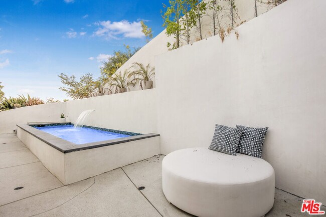 Building Photo - 3101 Belden Dr