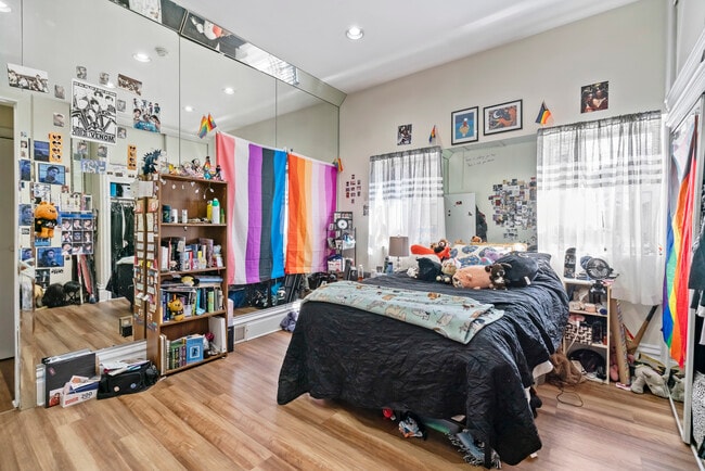 Building Photo - 2120 E Carson St