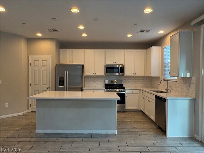 Building Photo - 6583 Dove Pt Pl