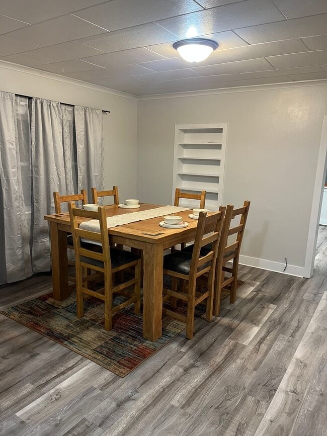 Building Photo - 2-Bedroom, 1-Bathroom Home for Rent