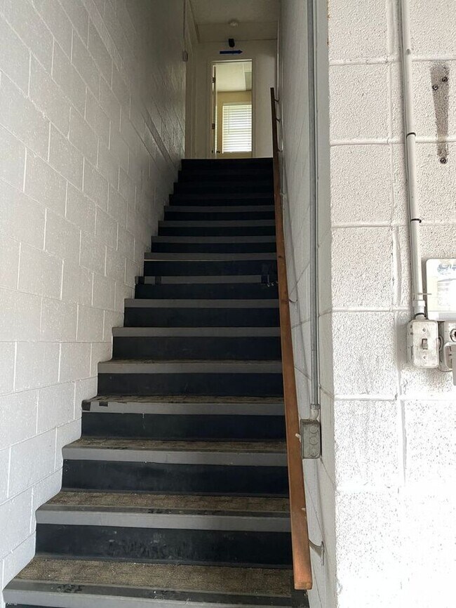 Building Photo - Across from Berkeley City Hall!