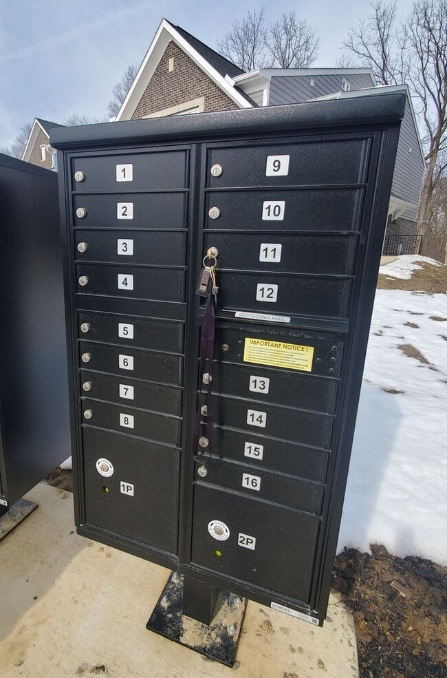 Building Photo - 2 Bedroom with 2 Bath Condo