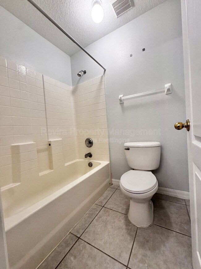 Building Photo - 661 Hacienda Cir