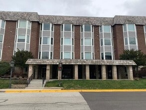 Building Photo - 2400 Archbury Ln