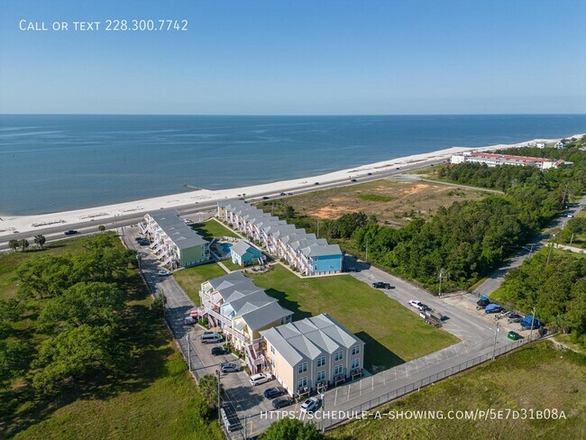 Building Photo - 1515 E Beach Blvd