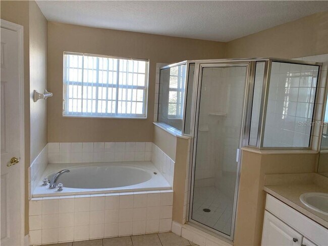 Building Photo - Coming soon - Gorgeous and Spacious Single...