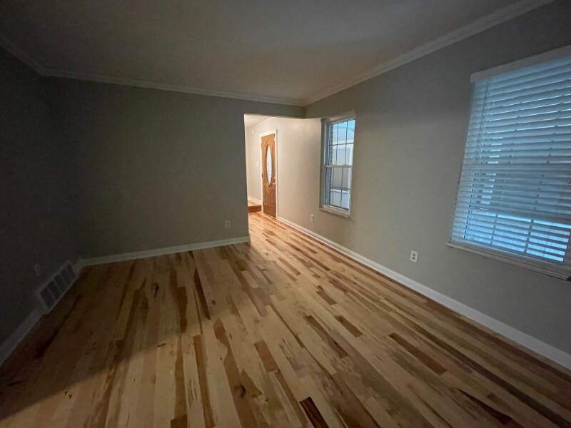 Building Photo - 3211 Creston Ct