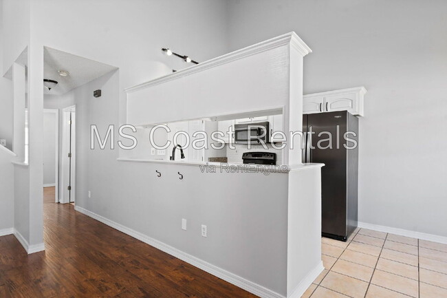 Building Photo - 12206 Breezeway Cir