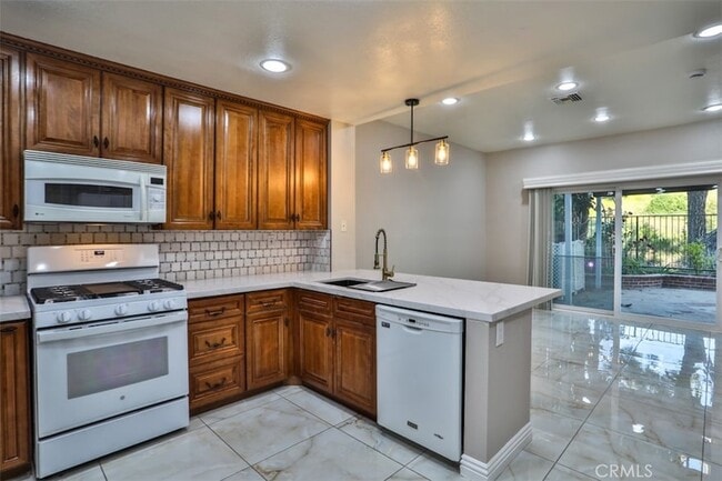Building Photo - 176 Cll Renata
